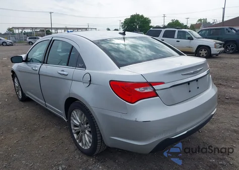 2011 Chrysler 200 Limited из США, поврежденный, VIN 1C3BC2FG7BN526765